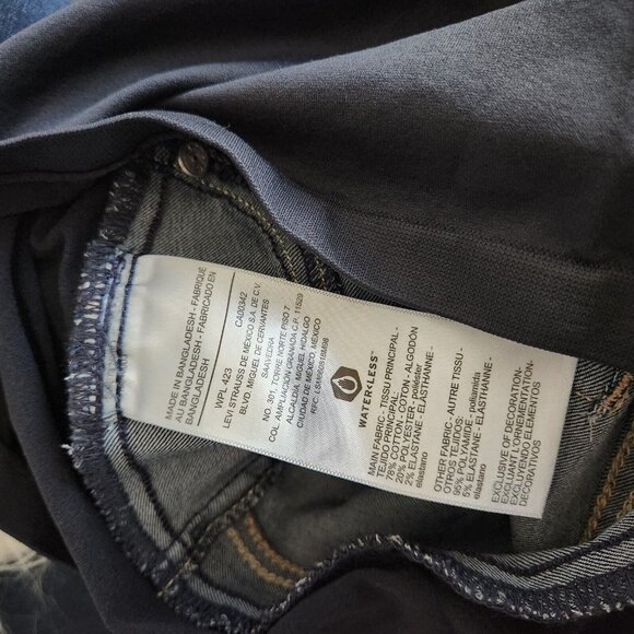 Signature Levi Strauss Gold‎ Label Maternity Bootcut Jeans Medium 31" Inseam NWT - Picture 10 of 14